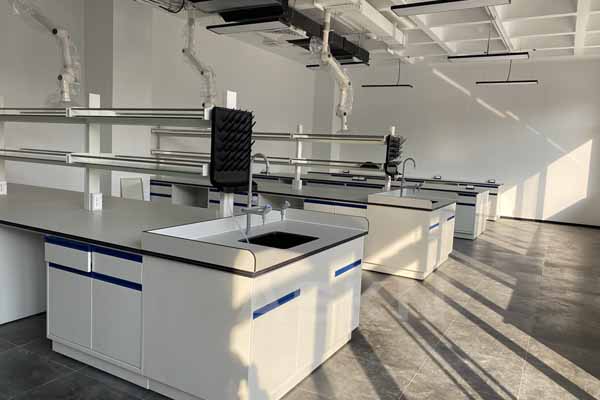 如何正確選擇實(shí)驗(yàn)臺(tái)的材質(zhì)？